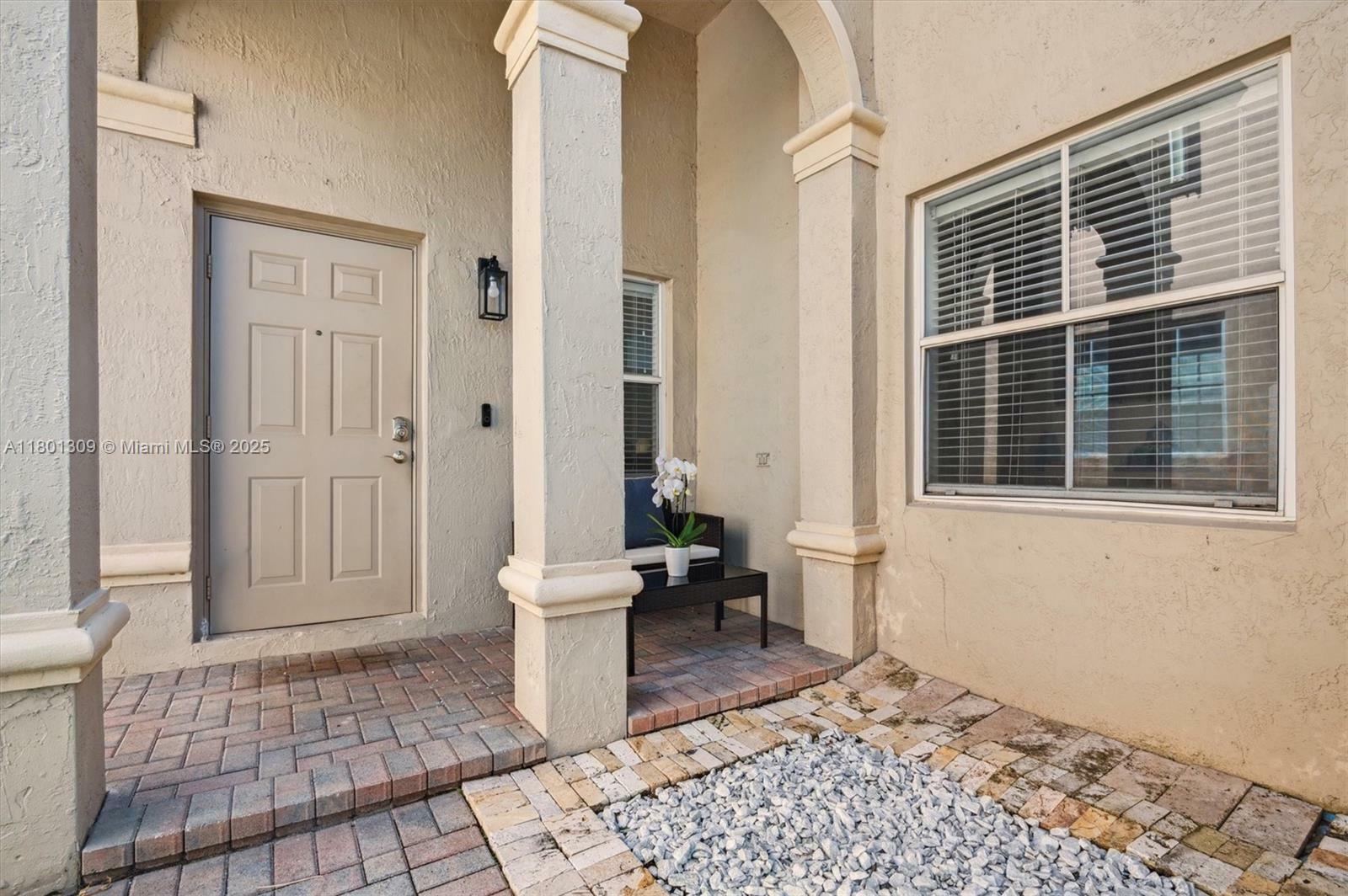 Property Photo: 1288 Chinaberry Dr FL 33327