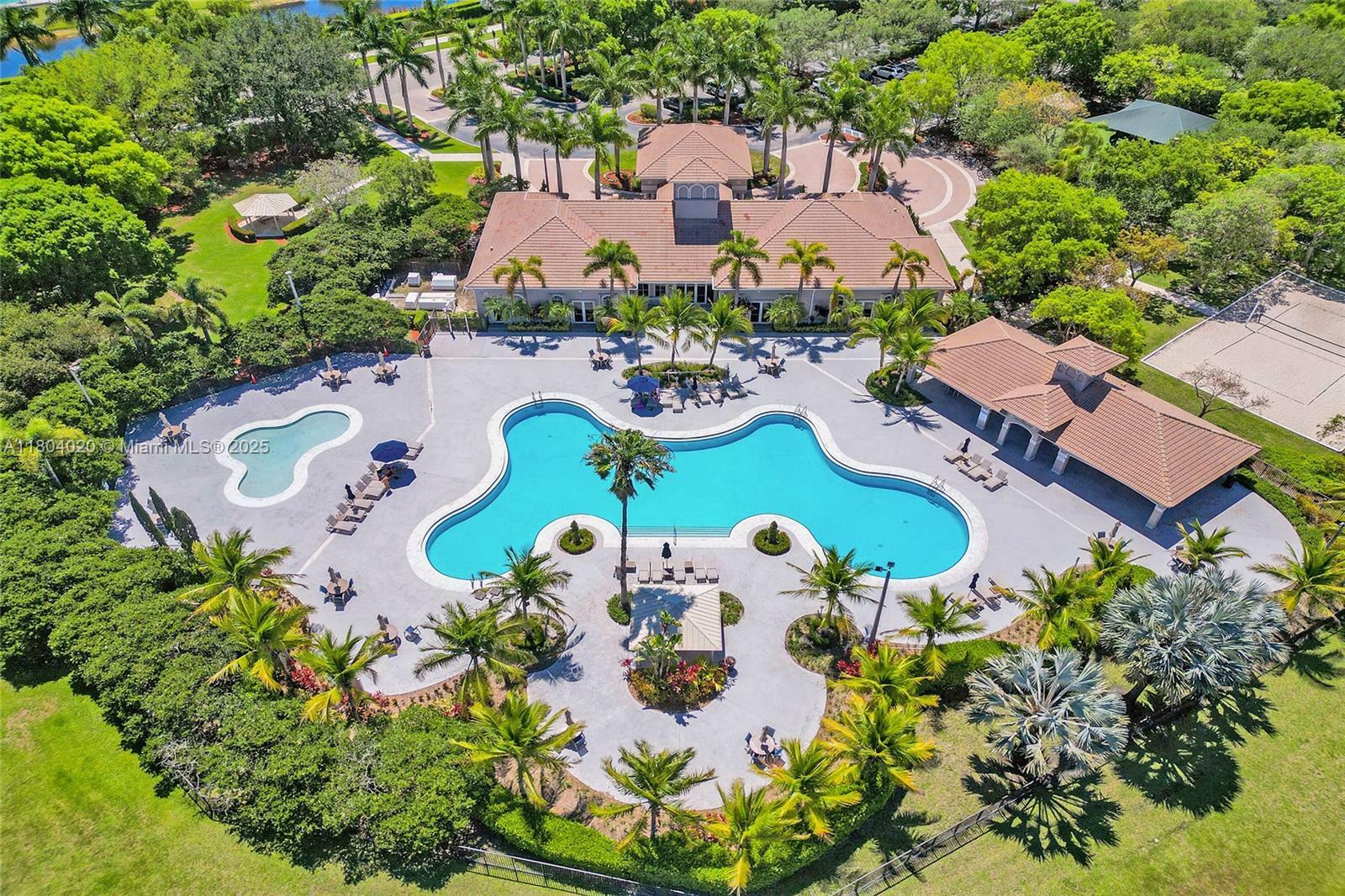 Property Photo: 4470 E Seneca Ave FL 33332