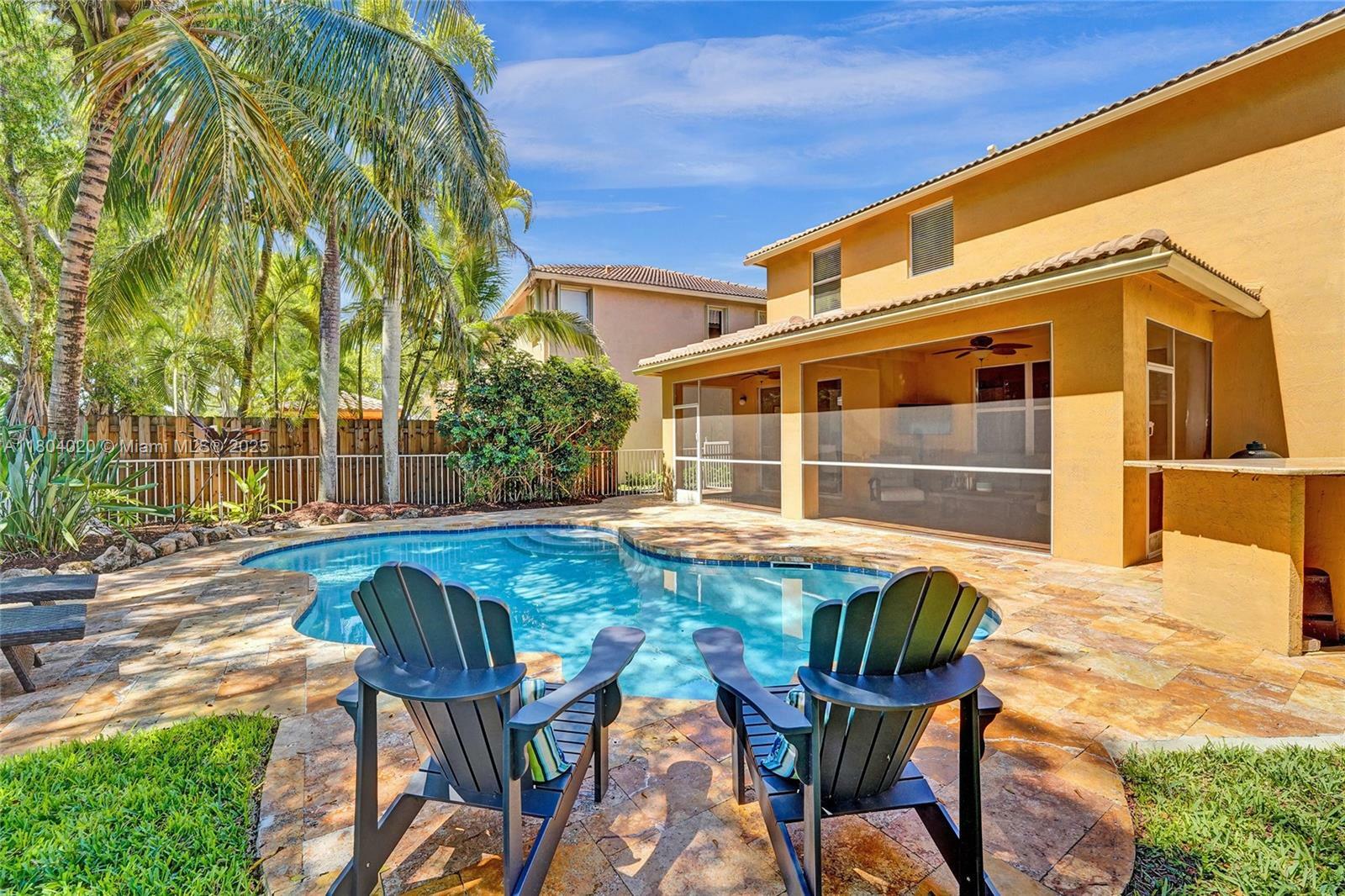 Property Photo: 4470 E Seneca Ave FL 33332