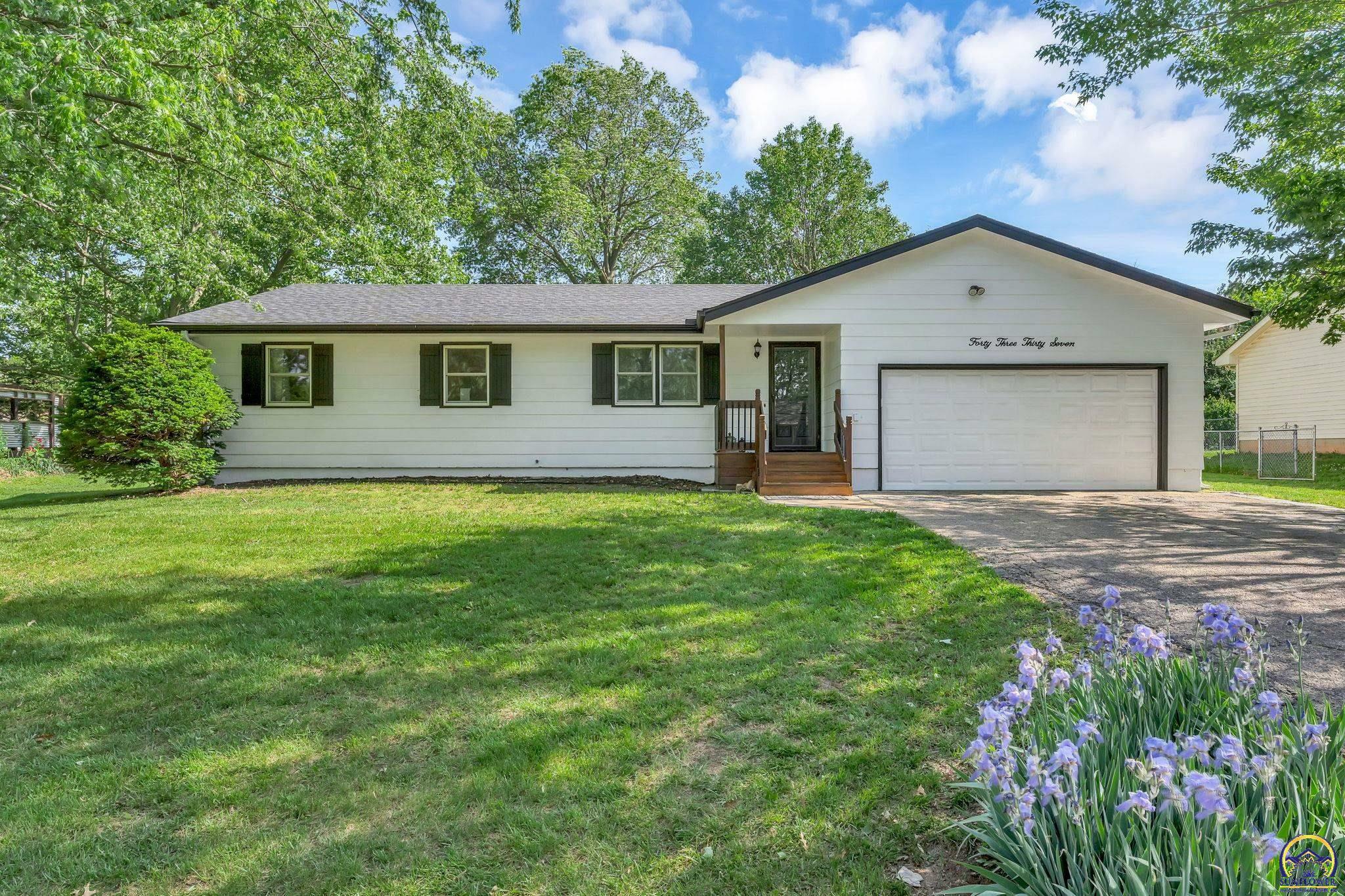 Property Photo: 4337 SE 25th Ter KS 66605