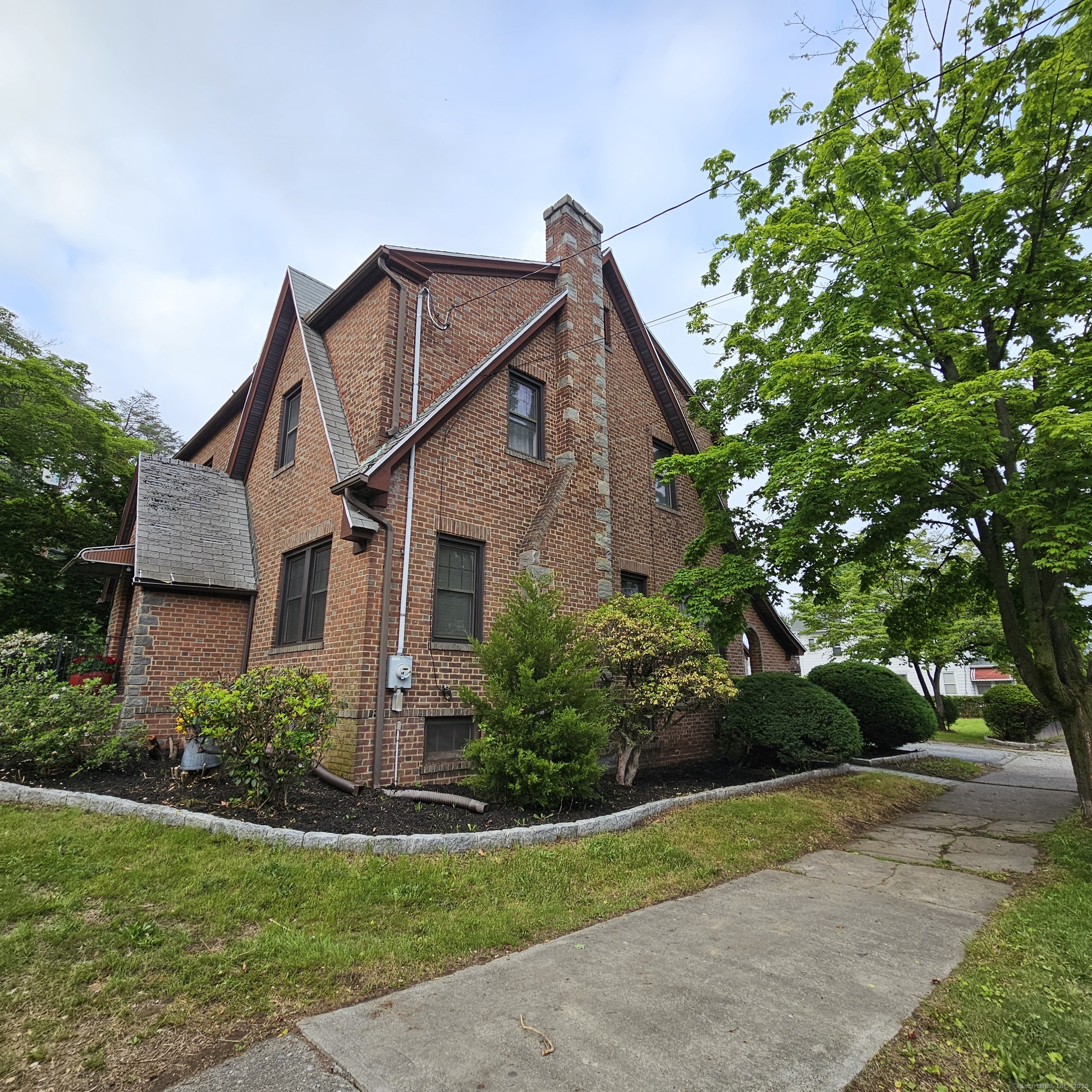 Property Photo: 2010 Noble Avenue CT 06610