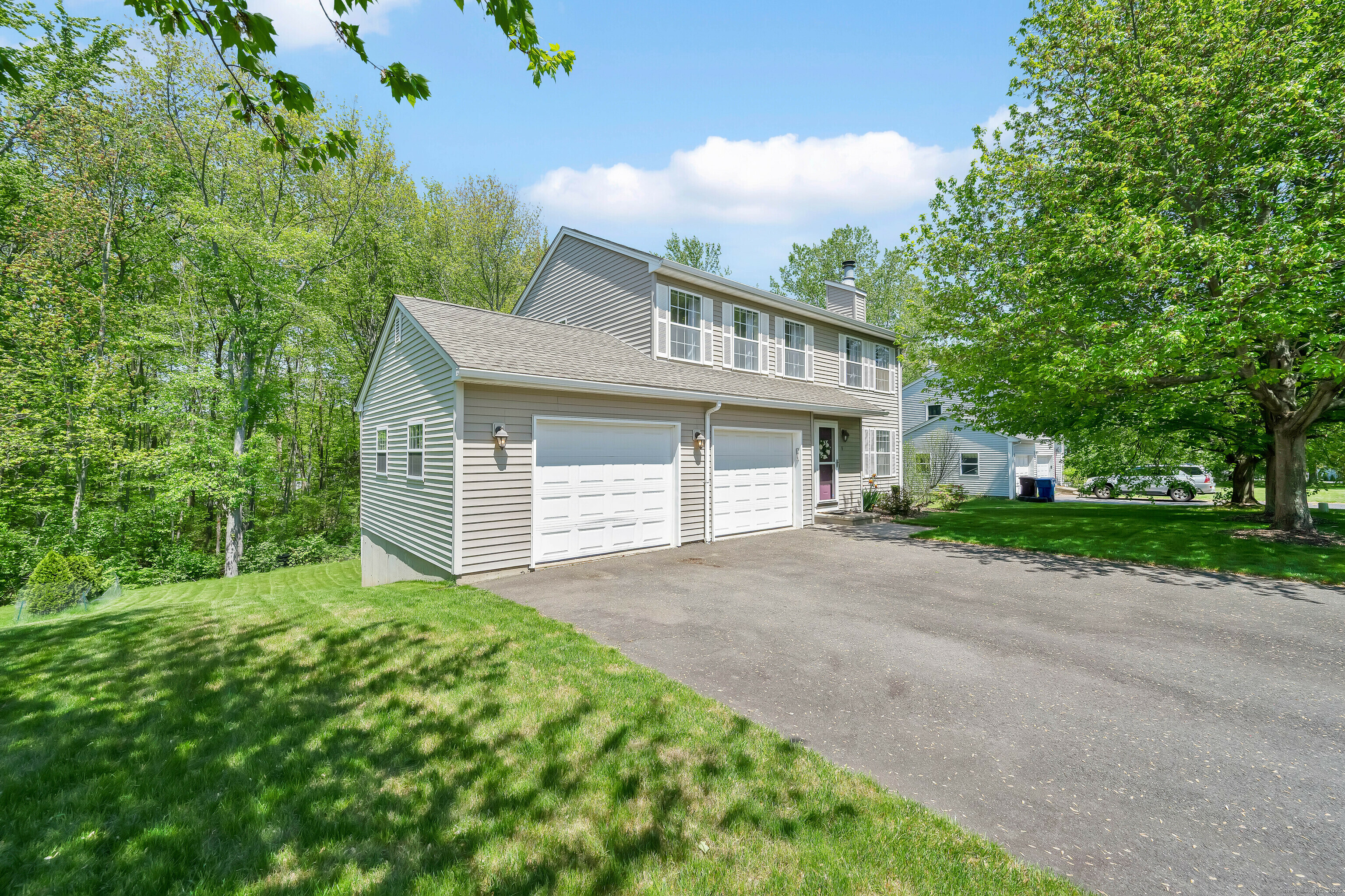 Property Photo: 8 Douglas Way CT 06032