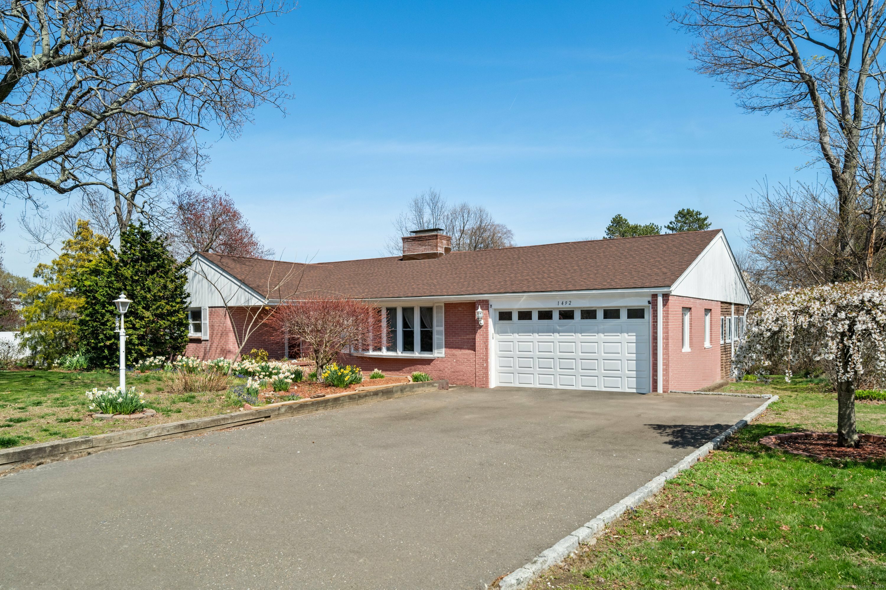Property Photo: 1492 Elm Street CT 06615