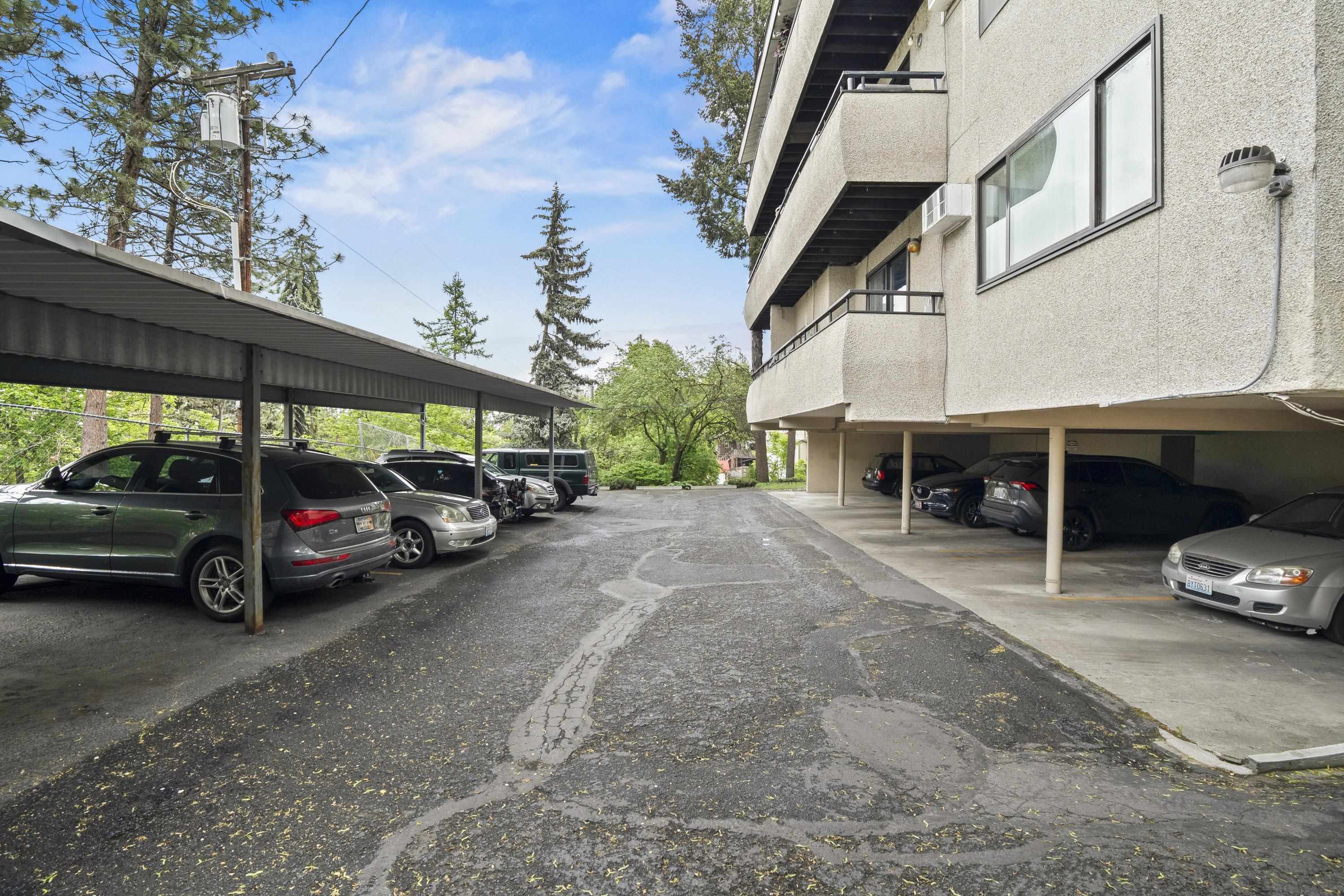Property Photo: 1002 W 7th Ave 203 WA 99204
