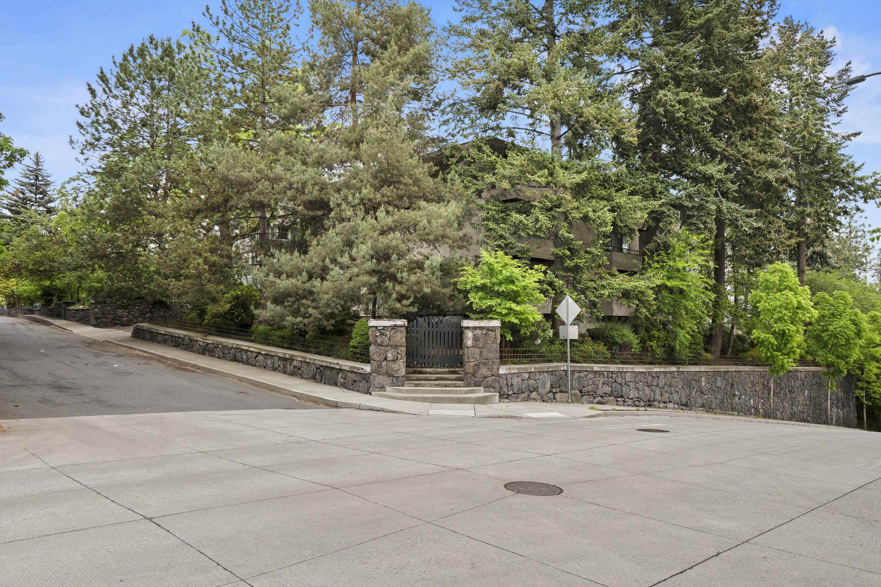 Property Photo:  1002 W 7th Ave 203  WA 99204 