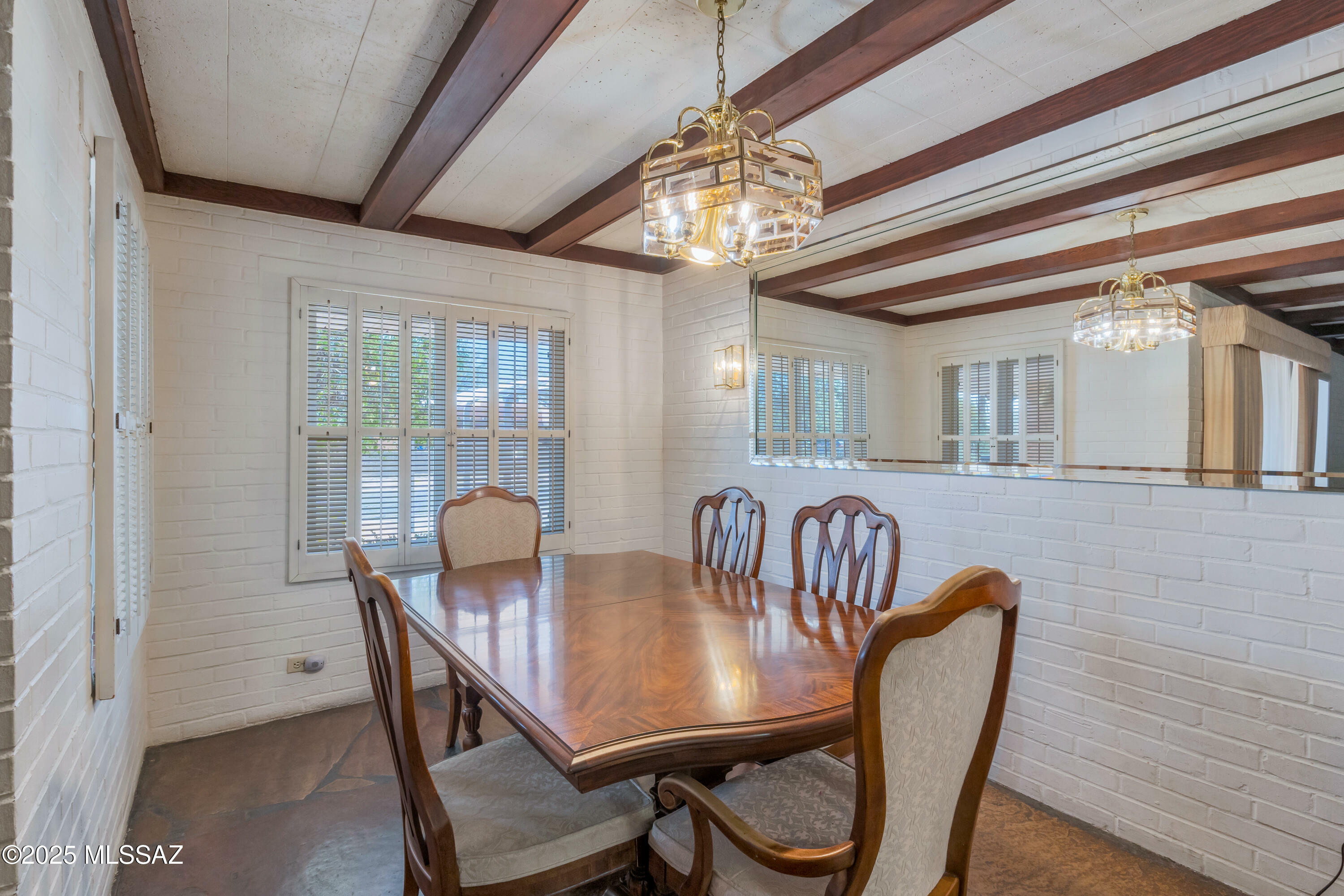 Property Photo: 1047 E Hedrick Drive AZ 85719