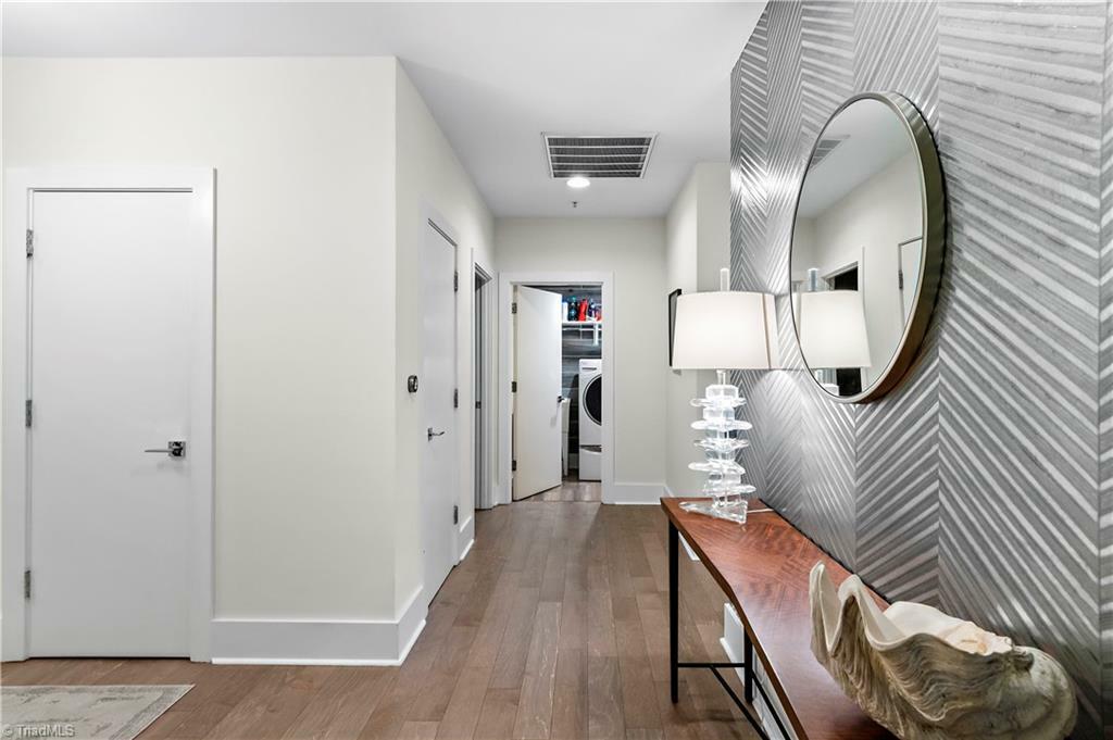 Property Photo: 400 W 4th Street 305 NC 27101