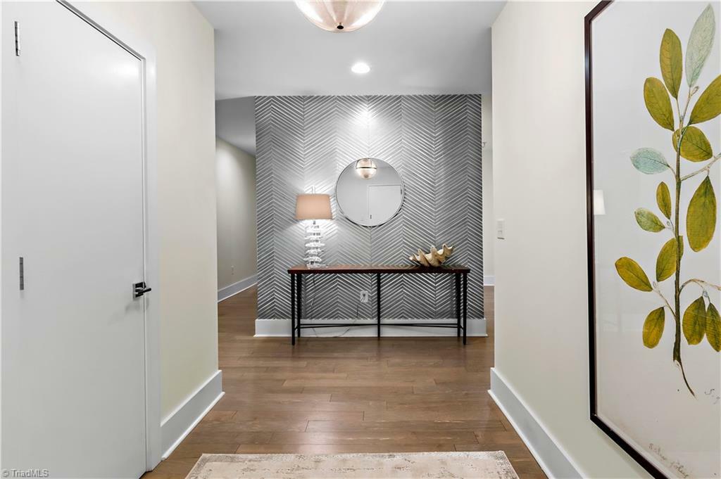 Property Photo: 400 W 4th Street 305 NC 27101