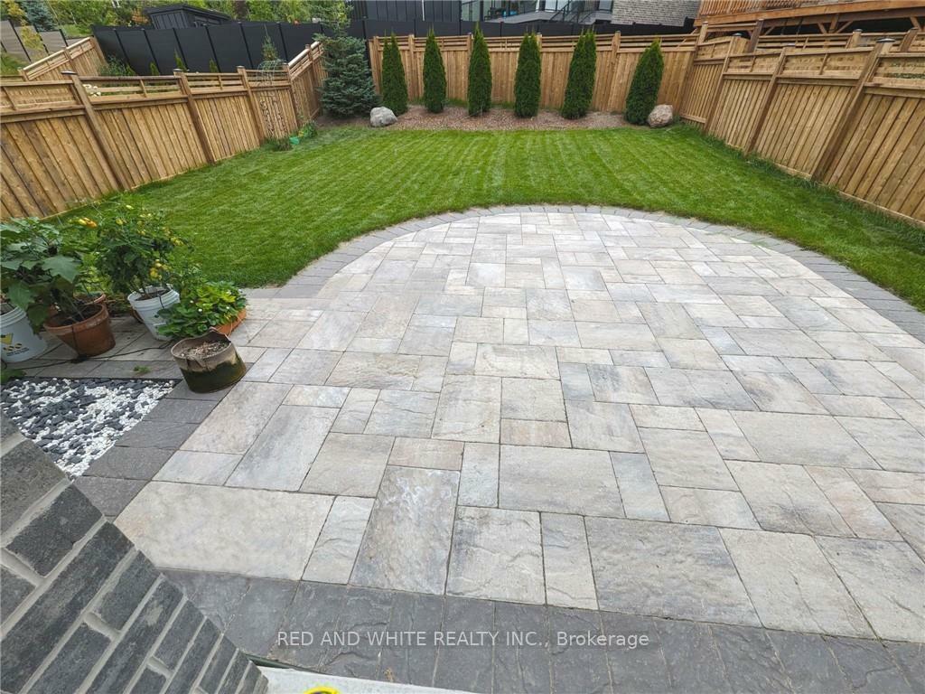 Property Photo: 220 Ladyslipper Drive ON N2V 0E2