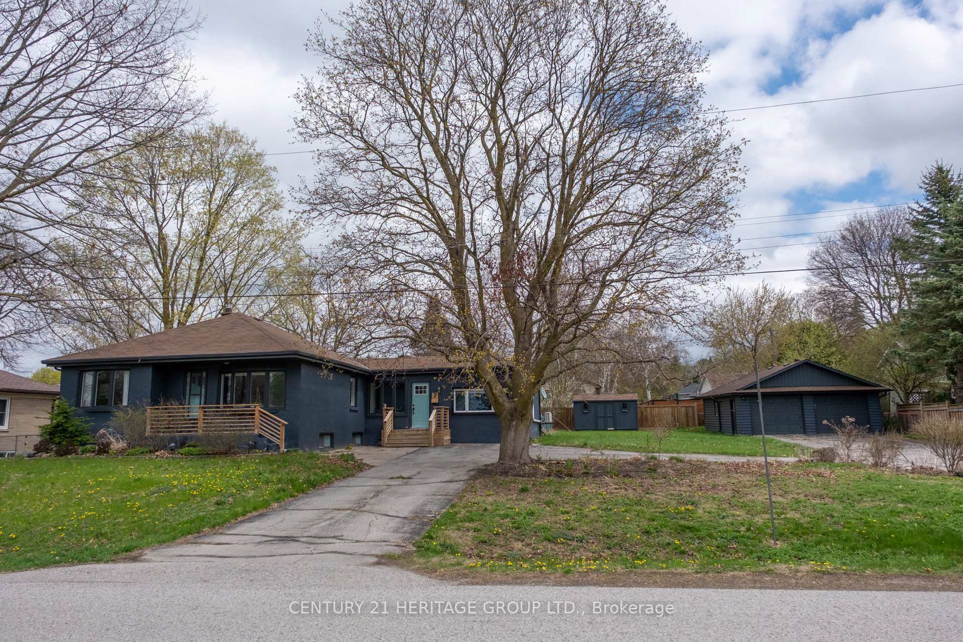7 Victory Drive  East Gwillimbury ON L0G 1M0 photo