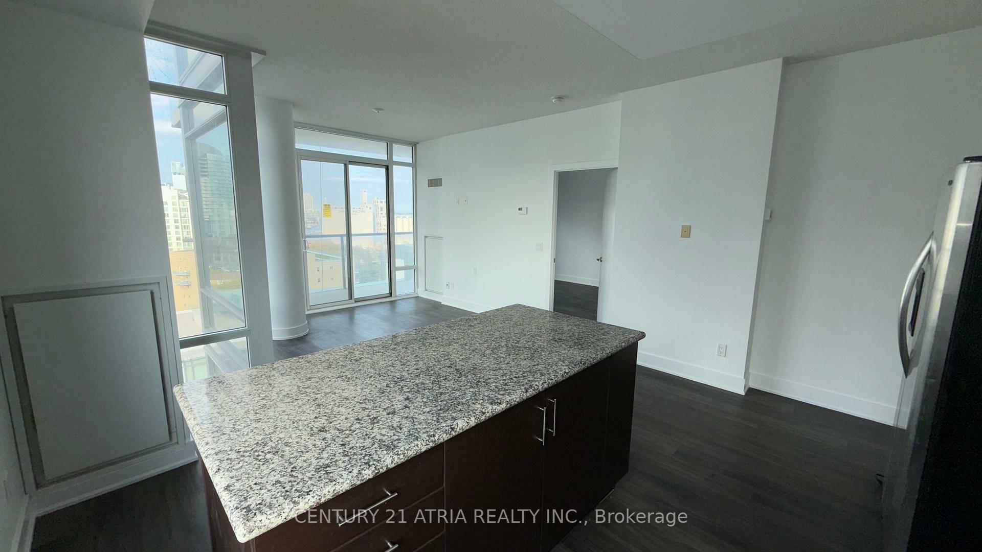Photo de la propriété: 90 Stadium Road 1407 ON M5V 3W5