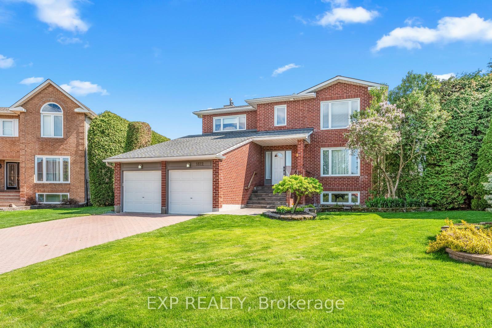 Property Photo: 1822 Thornecrest Street ON K1C 6K9