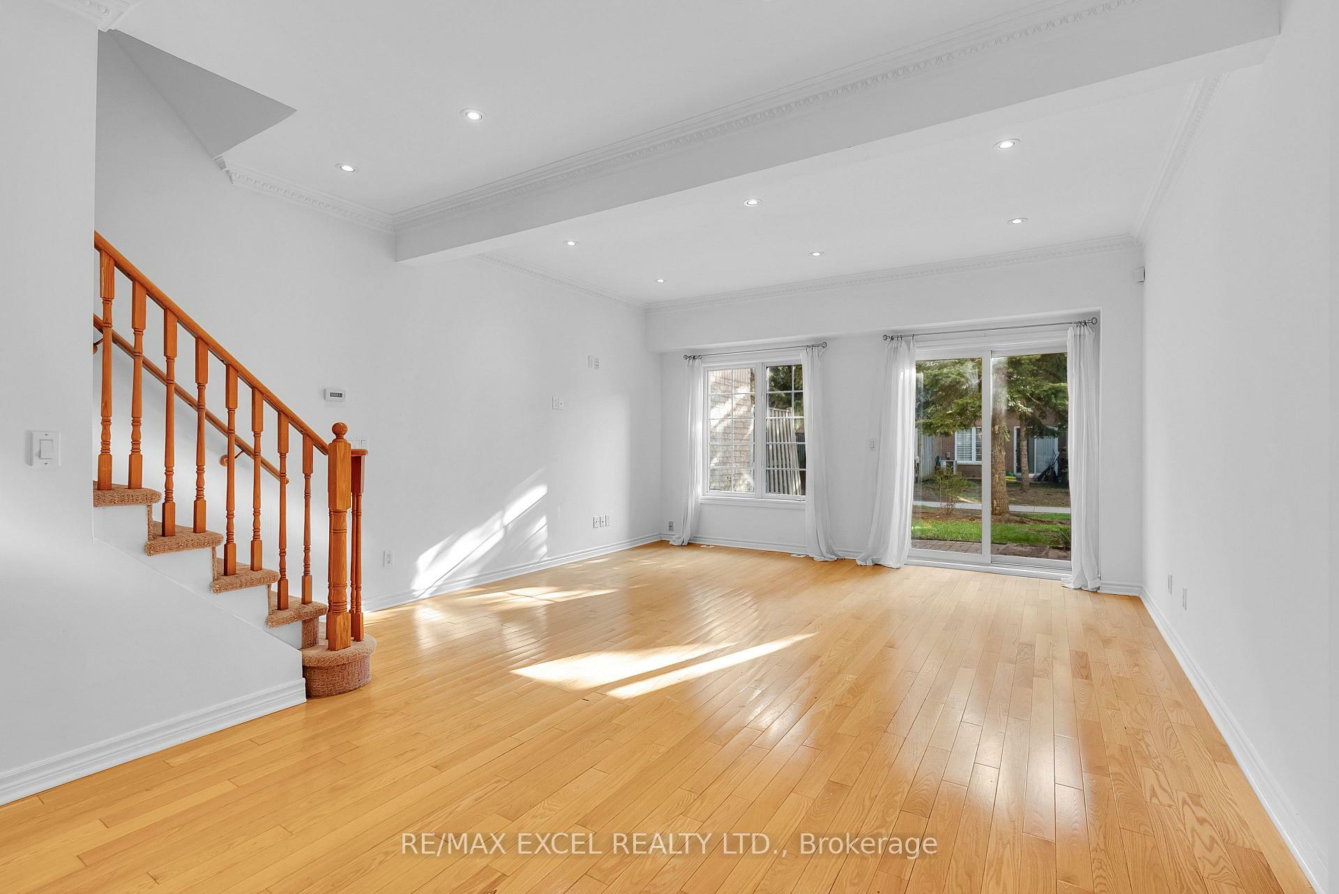 Property Photo: 23 St Moritz Way 16 ON L3R 4G4