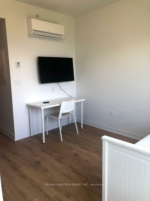 Property Photo: 1800 Simcoe Street N 401 ON L1G 0C2