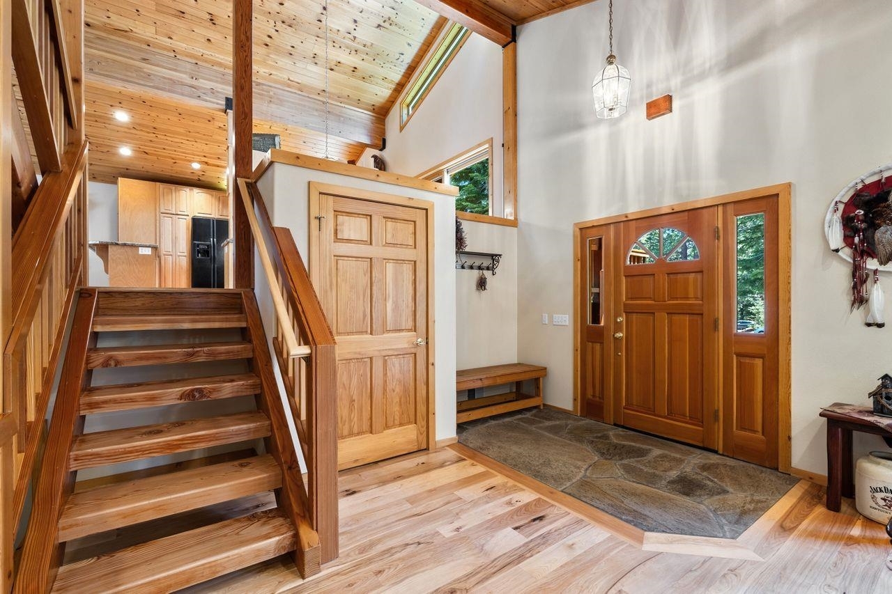 Property Photo: 11560 Stillwater Court CA 96161-0000