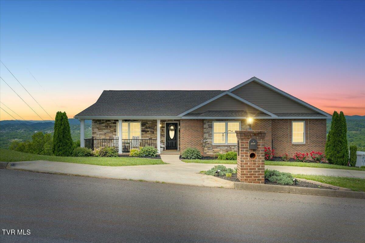 Property Photo: 4892 Eagle Pointe Drive TN 37664