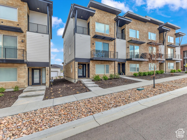 Property Photo: 1374 Gambel Oak Way UT 84098