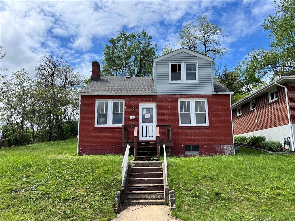 Property Photo:  805 Patterson Ave  PA 15644 