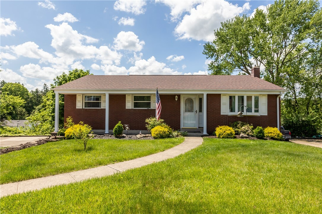 Property Photo: 144 Mallard Dr PA 15136