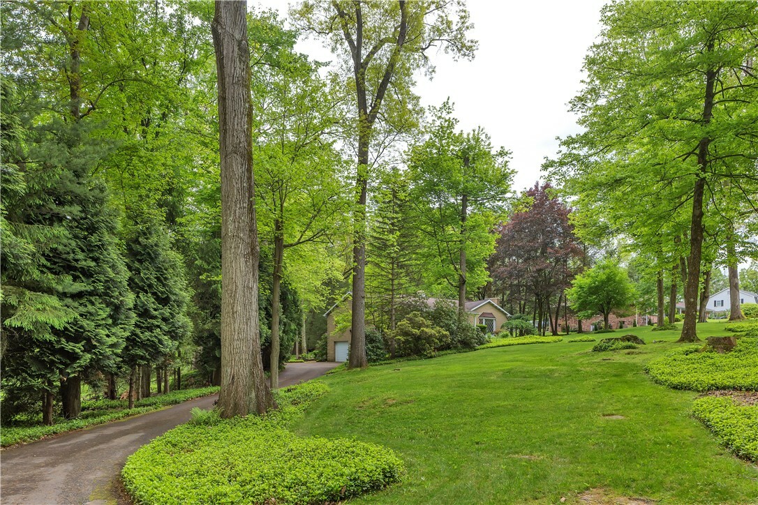 Property Photo: 1225 East Dr PA 16002