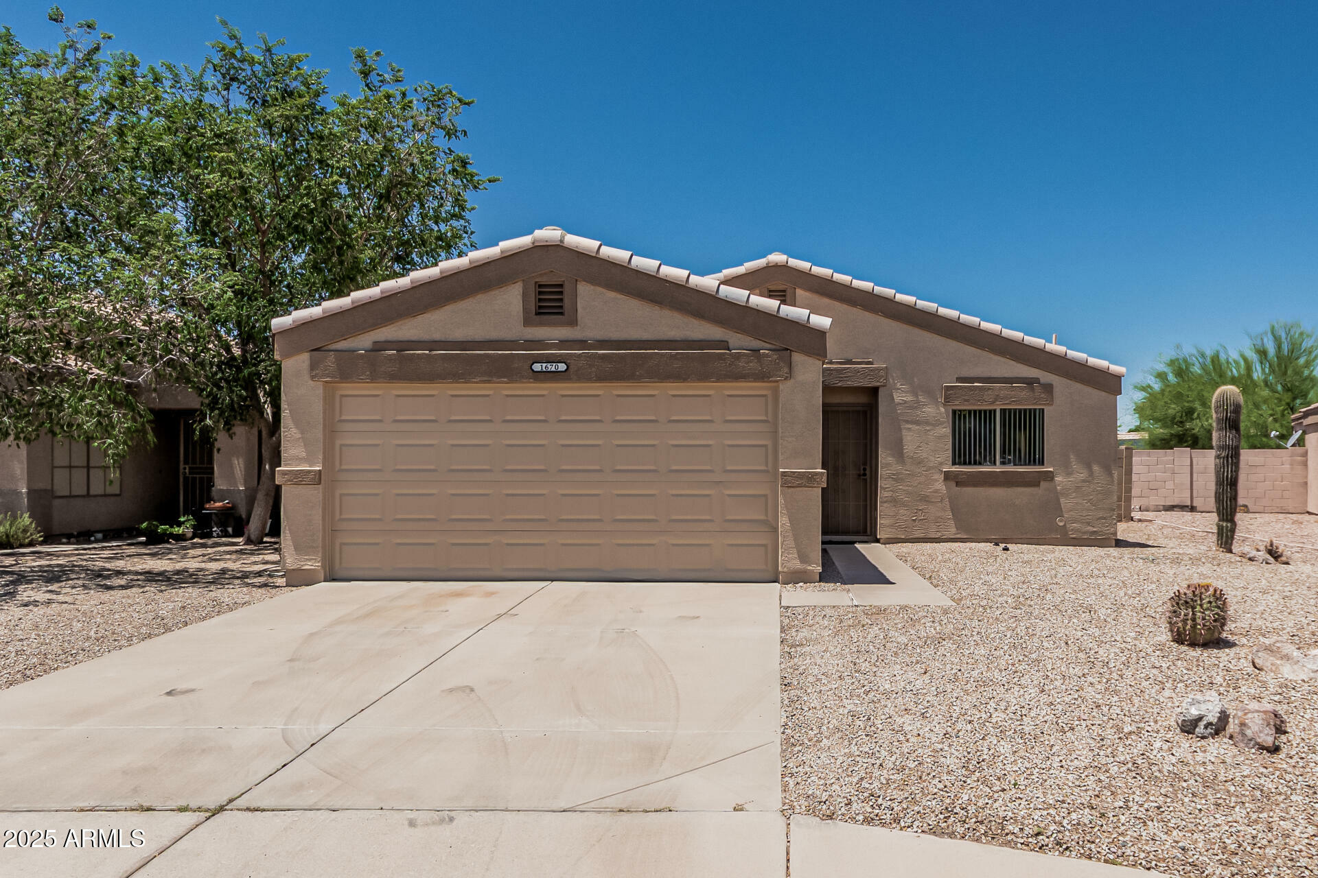 Property Photo: 1670 S Silver Drive AZ 85120
