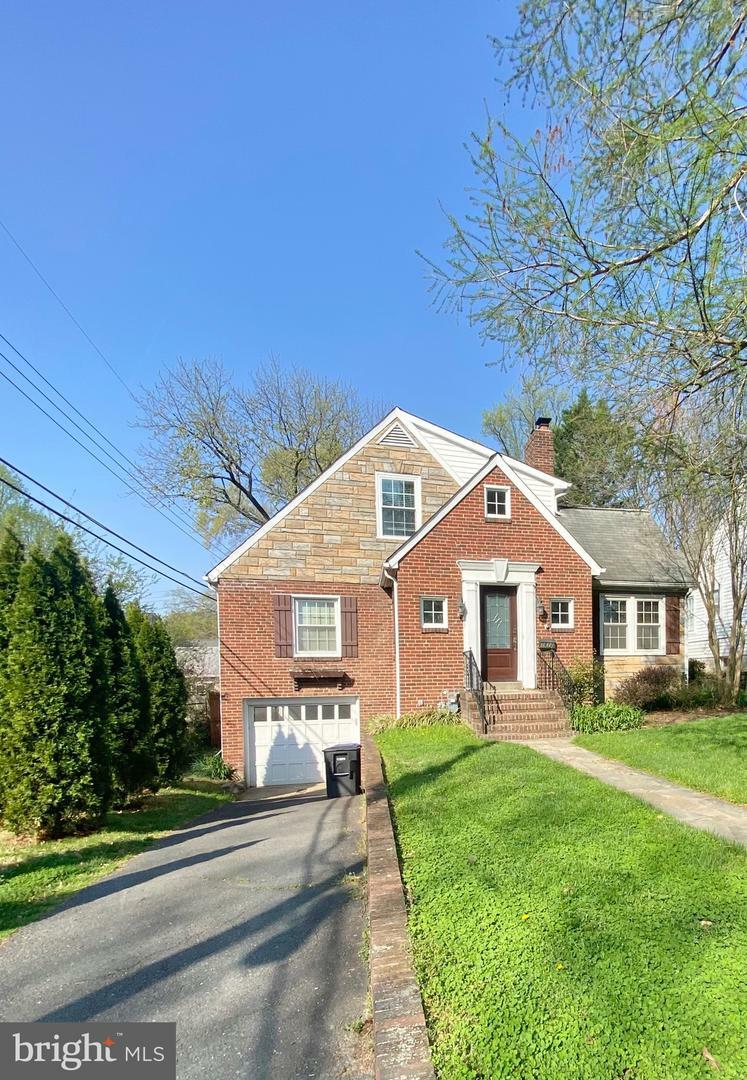 Property Photo: 1612 N Buchanan Street N VA 22207