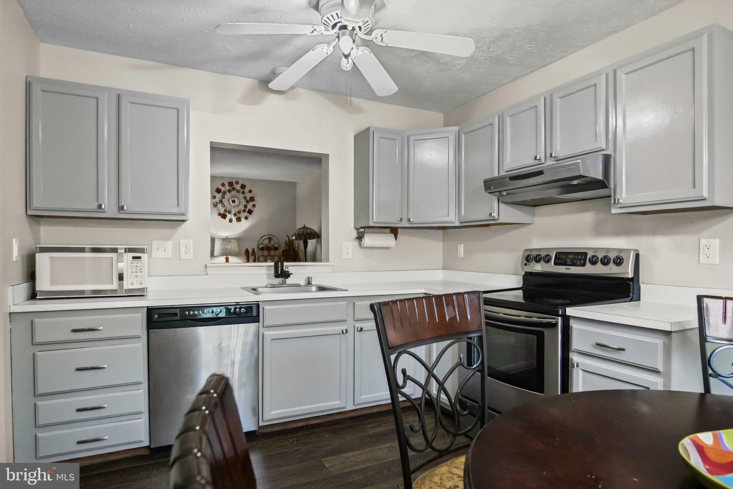 Property Photo: 504 Domain Court MD 21113