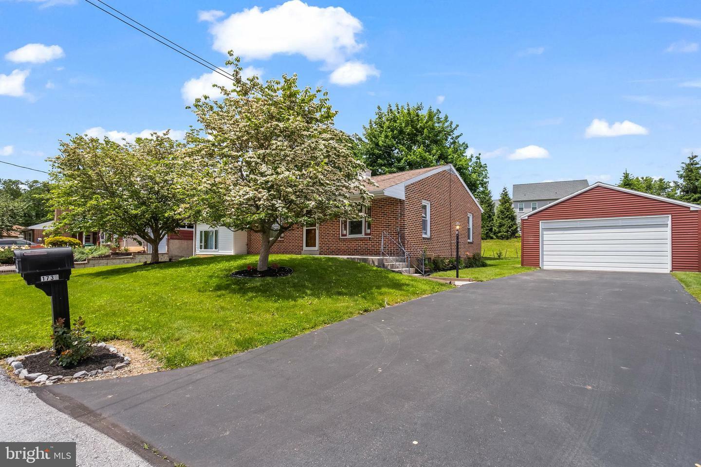 Property Photo: 1739 Grove Street PA 17036