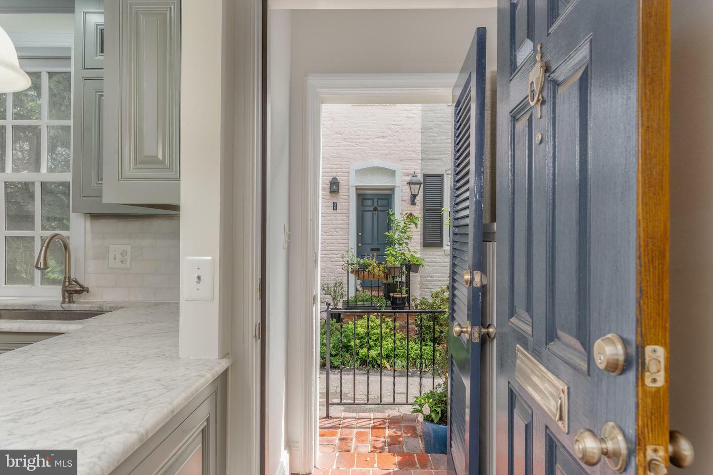 Property Photo: 4 Pomander Walk NW DC 20007