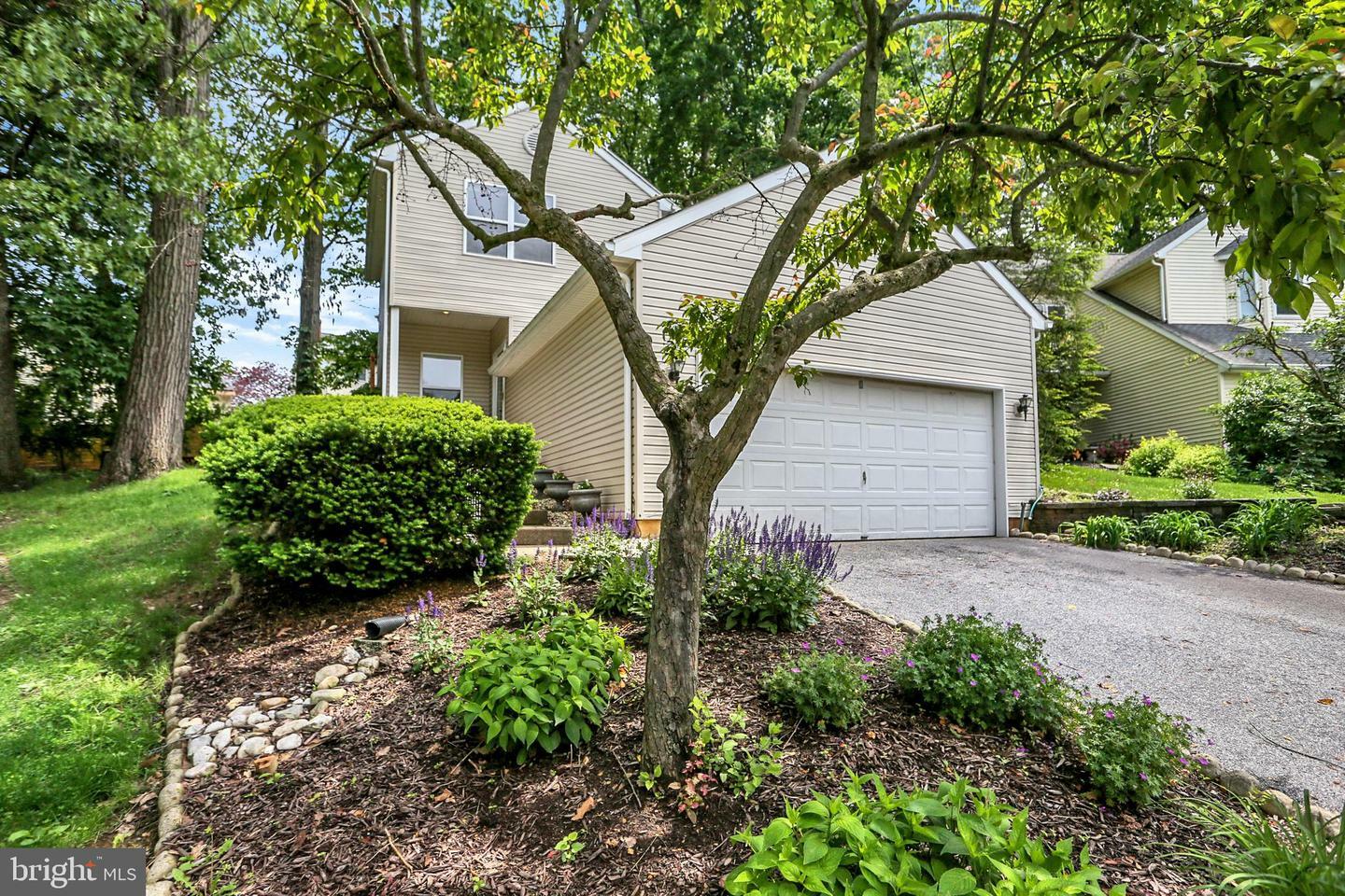 Property Photo: 1027 Oak Knoll Drive PA 17111