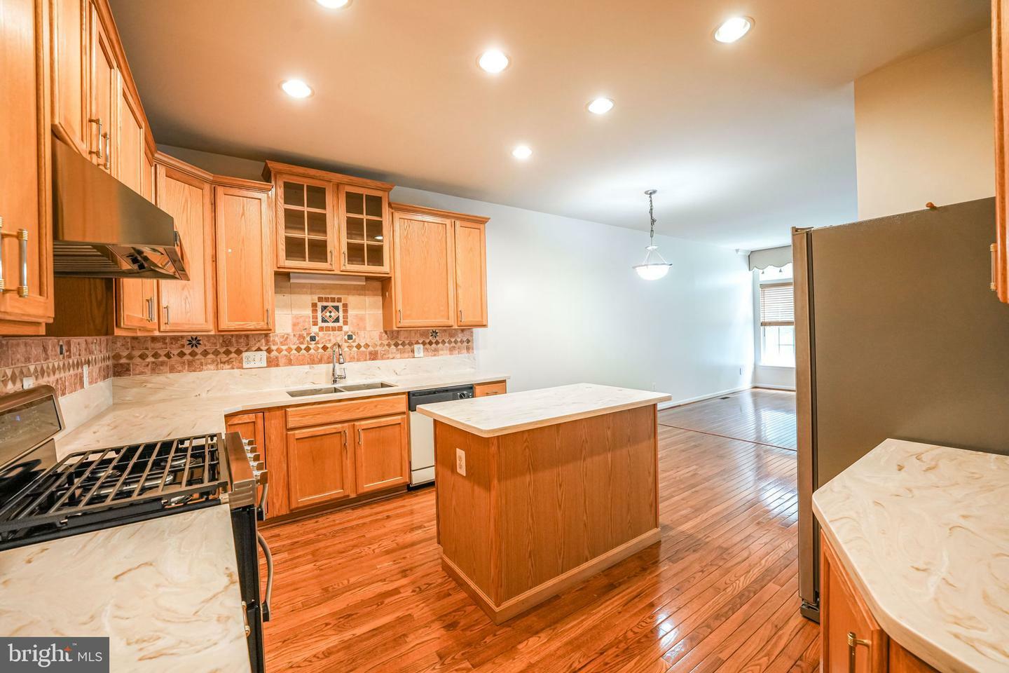 Property Photo:  7683 Henry Knox Drive  VA 22079 