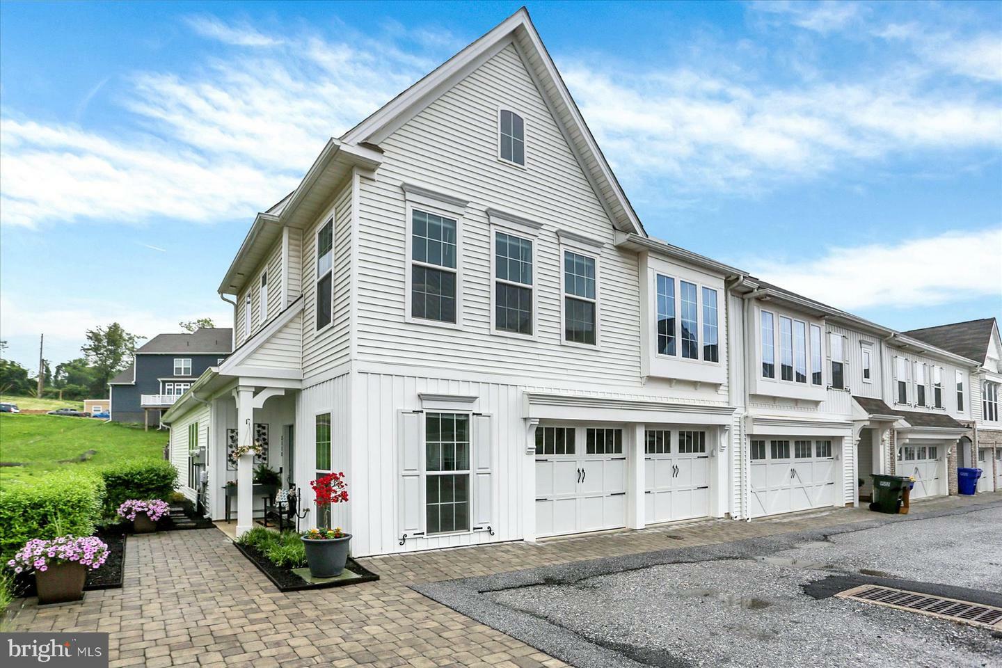 Property Photo: 3118 Grove Court PA 17055