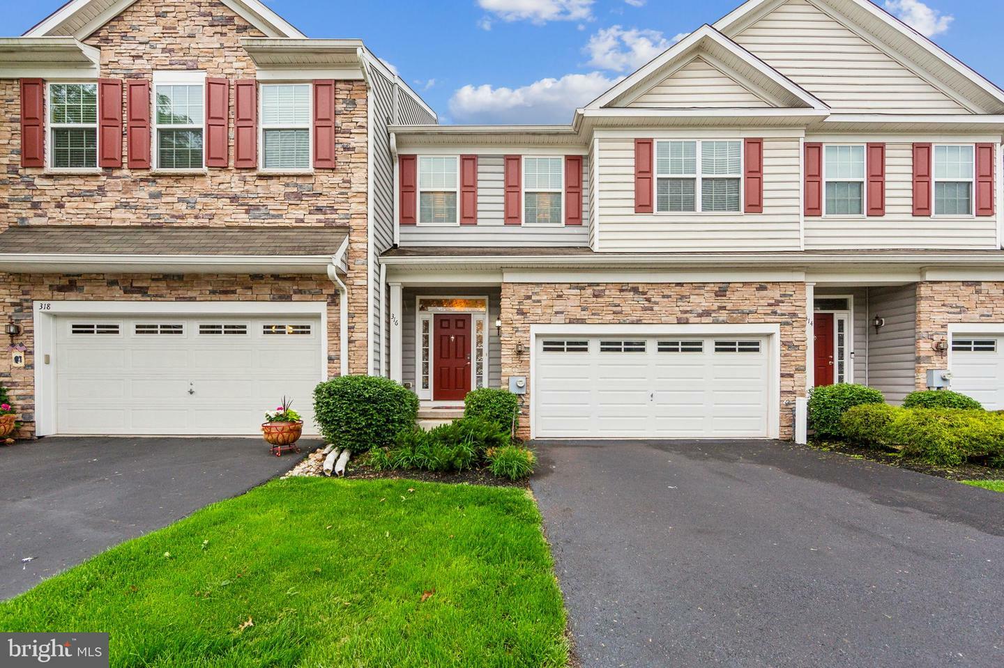 Property Photo: 316 Fairfield Circle S PA 19468