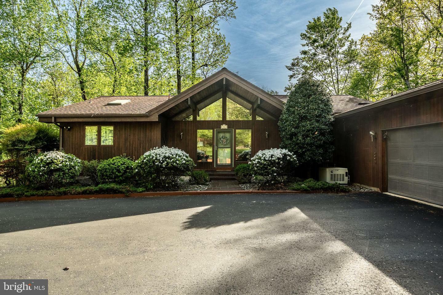 Property Photo: 12 Bonnie Lane PA 19063