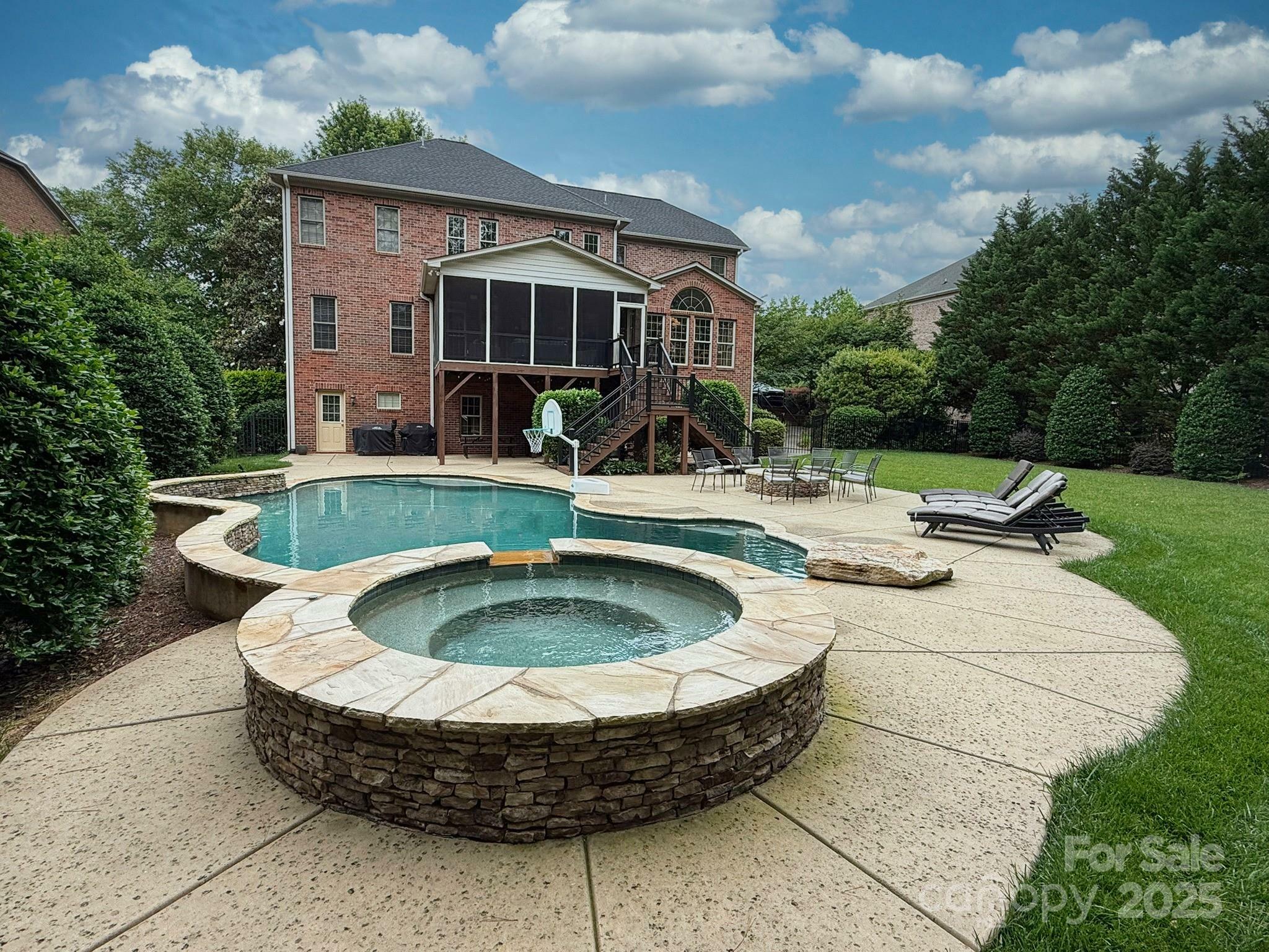 Property Photo: 9021 Unbridle Lane NC 28173