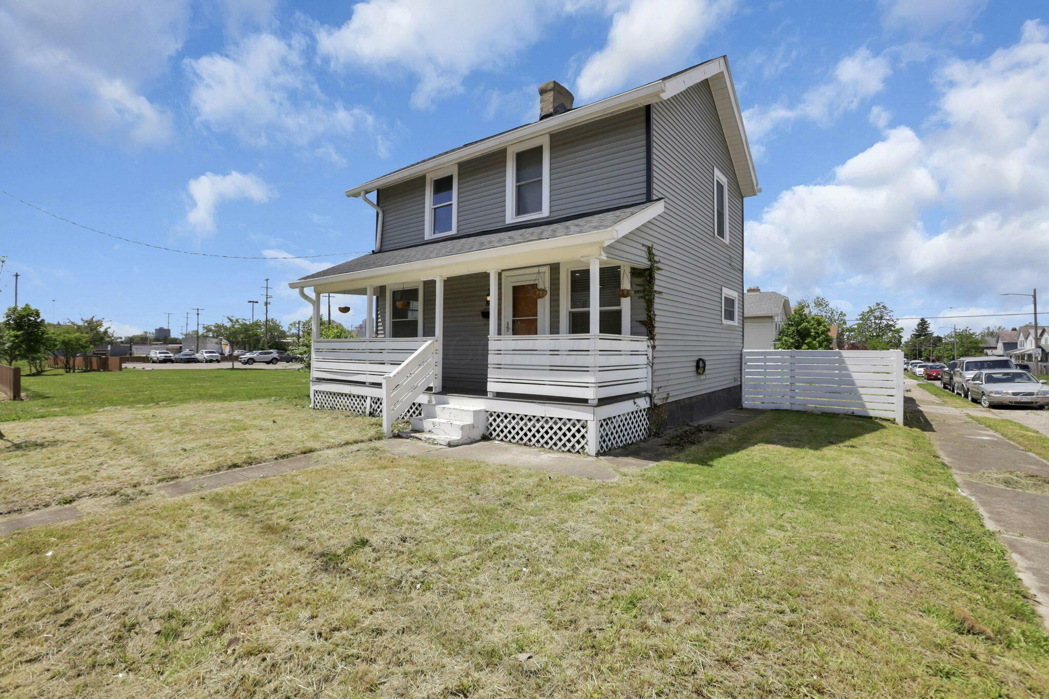 Property Photo: 841 Saint Clair Avenue OH 43201