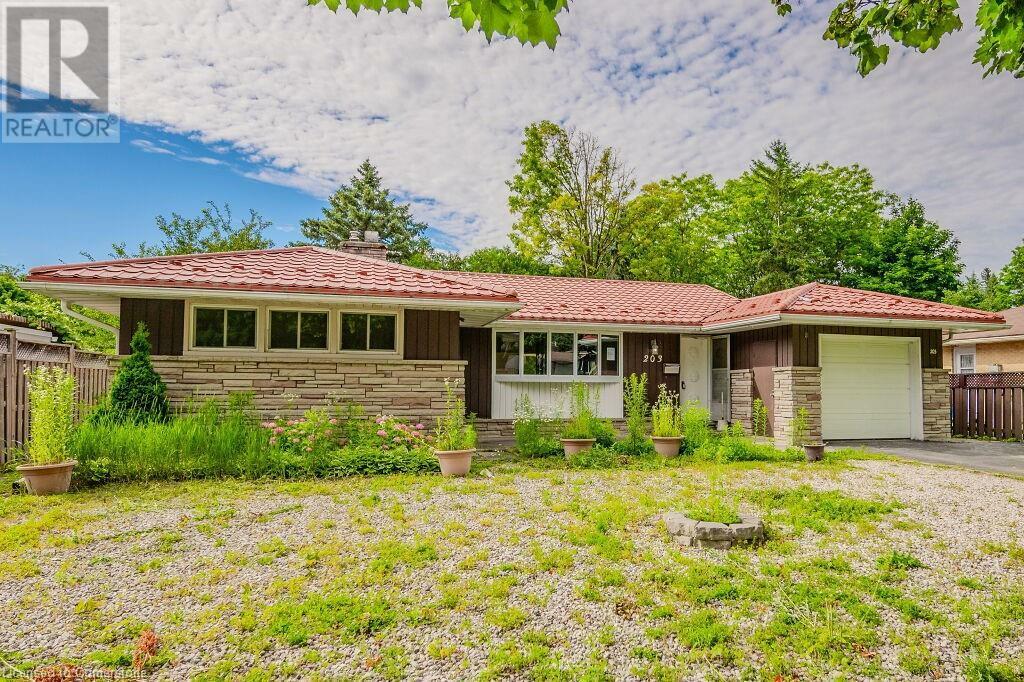 Property Photo: 203 Forest Hill Drive Main ON N2M 4G5