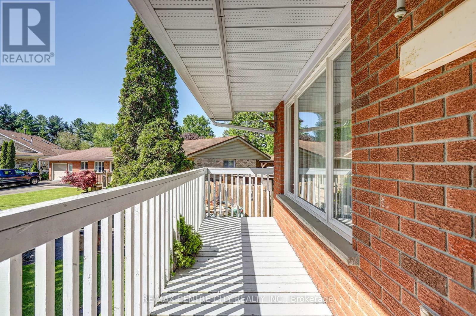 Property Photo: 101 Clarence Street ON N5H 3E5