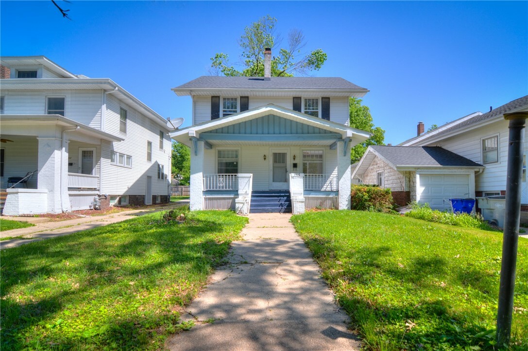 Property Photo: 1416 W Decatur Street IL 62522