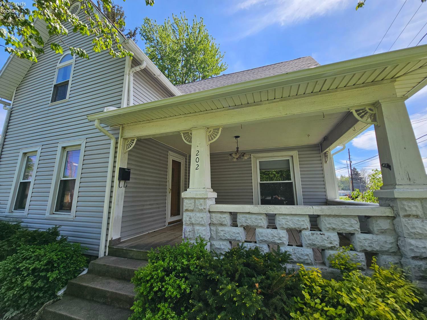 Property Photo: 202 Duane Street OH 43410