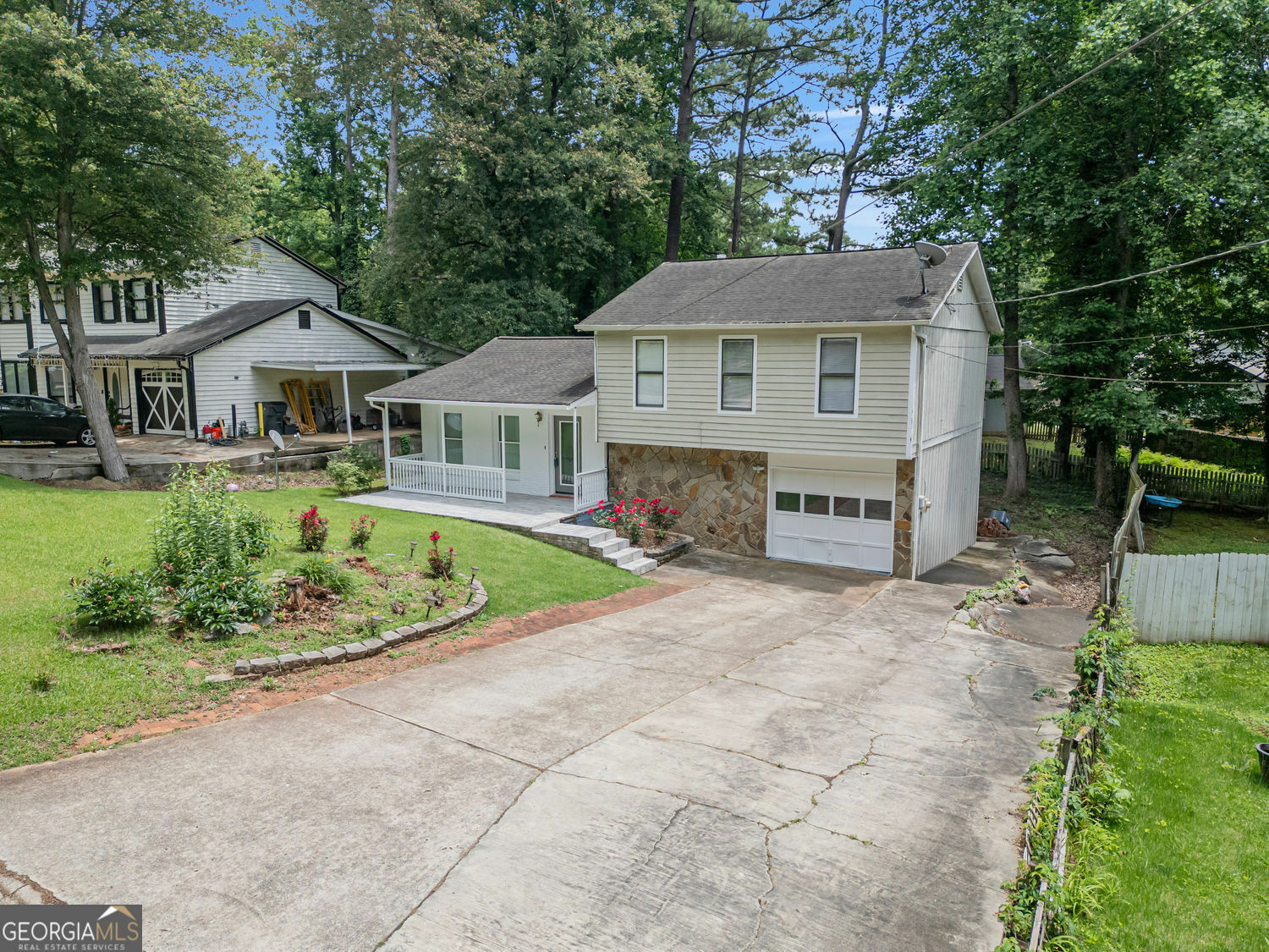 Property Photo: 3227 Fescue Circle GA 30044