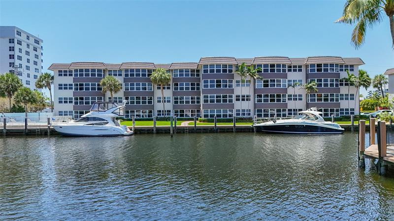 Property Photo: 3121 NE 51 St 406 FL 33308