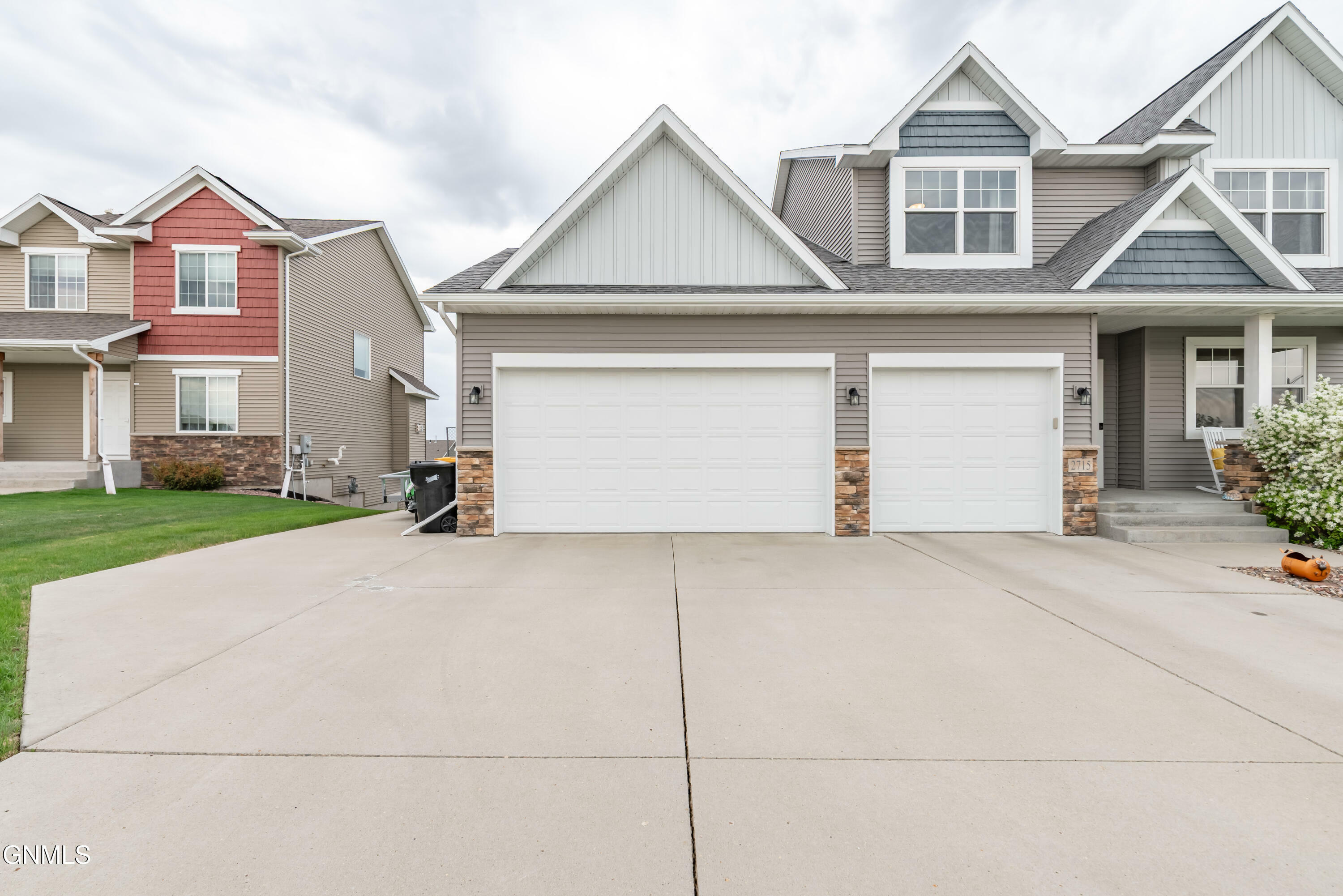 Property Photo: 2715 Calgary Avenue ND 58503