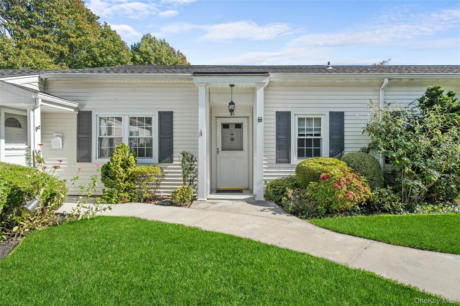 Property Photo:  75 Harbor N  NY 11701 