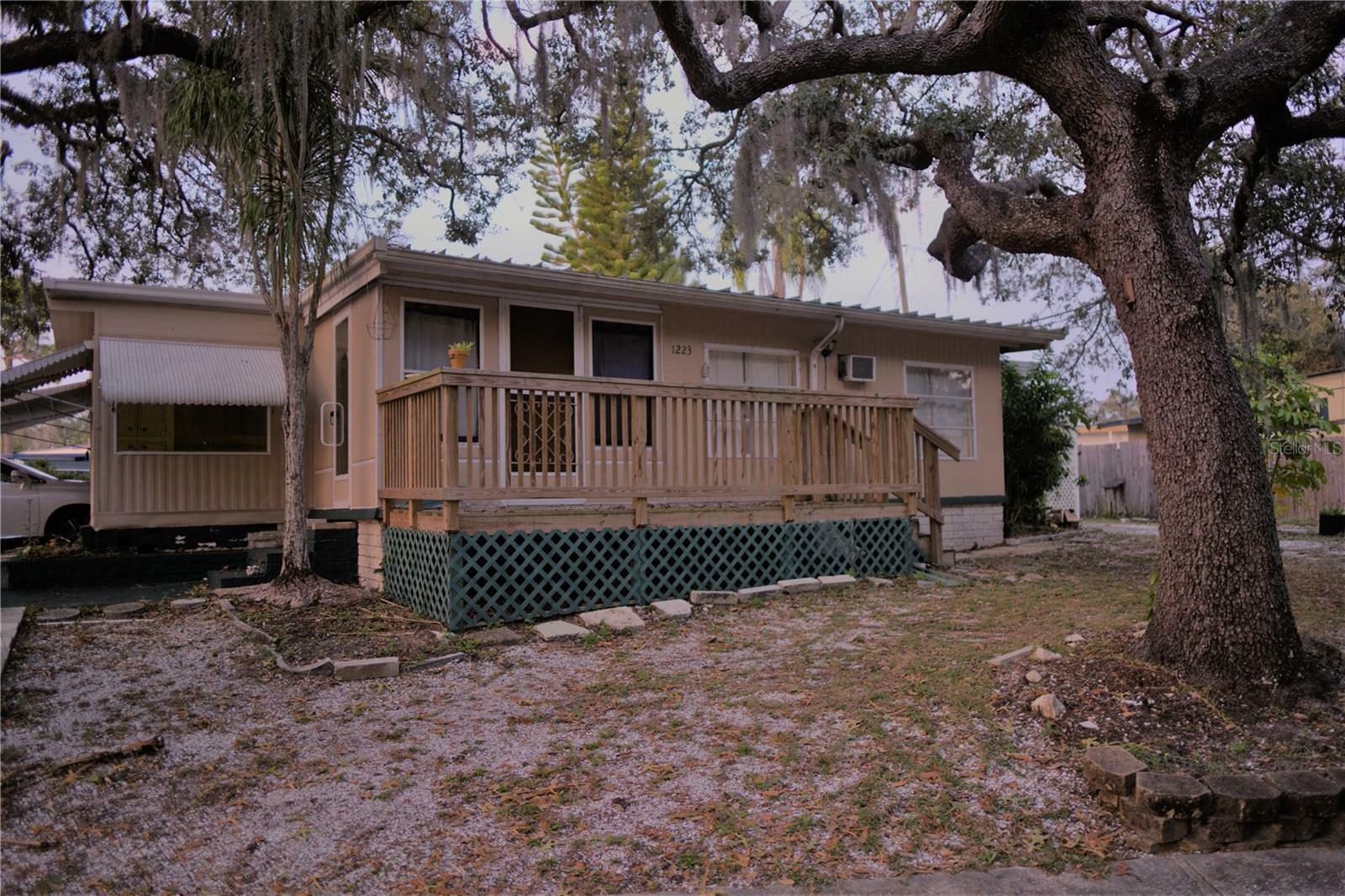 Property Photo: 1223 Live Oak Parkway FL 34689