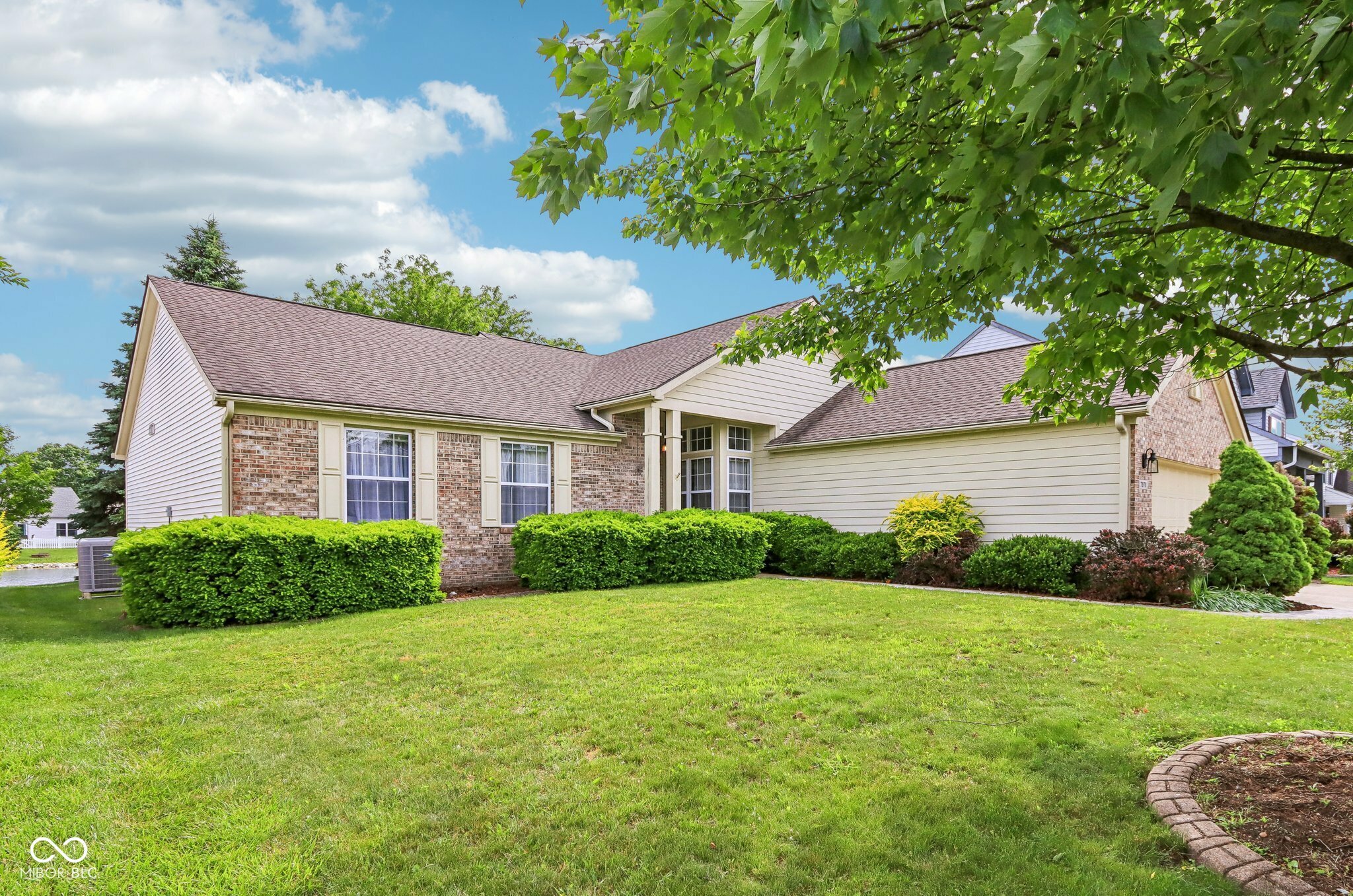 Property Photo: 7970 Cobblesprings Drive IN 46123