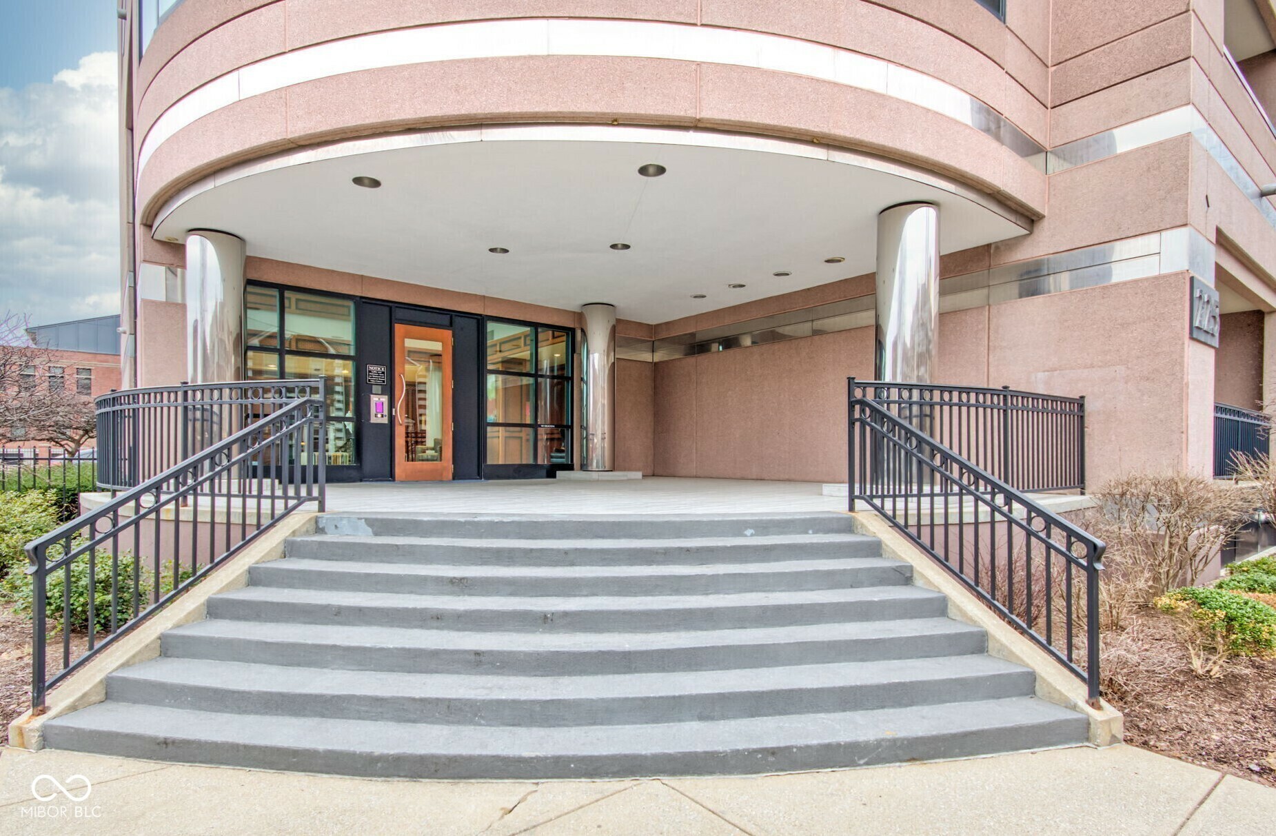 Property Photo: 225 N New Jersey Street 46 IN 46204