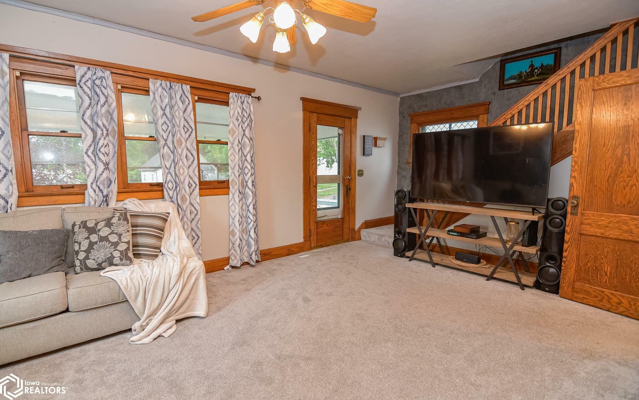 Property Photo: 512 N 4th Street IA 50158