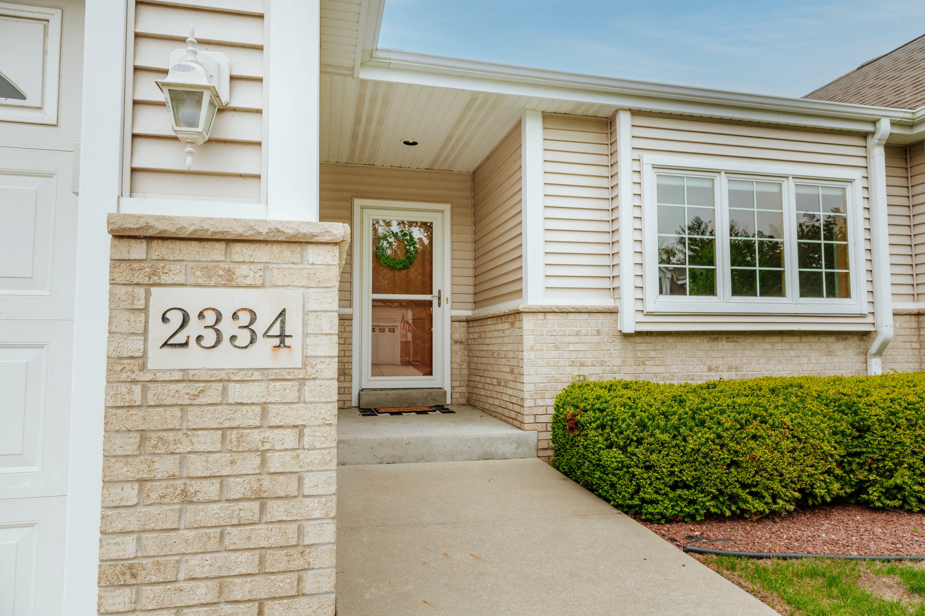 Property Photo: 2334 Caribou Ln WI 53024