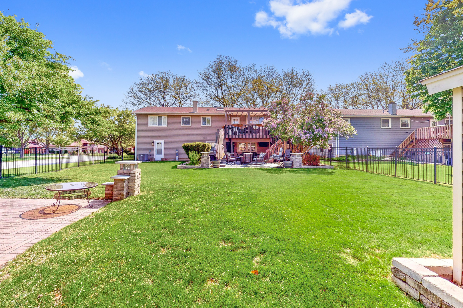Property Photo: 1156 N Fischer Drive IL 60101